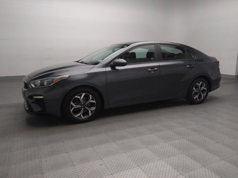 Used 2019 Kia Forte LXS image 2