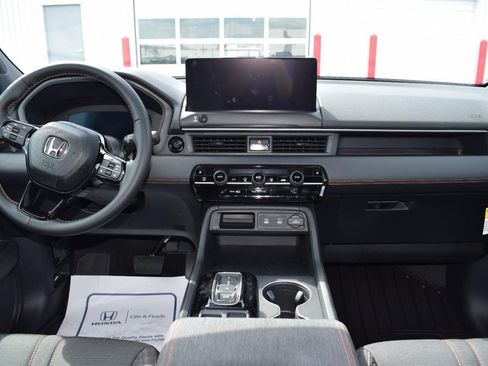 New 2026 Honda Pilot Sport image 12