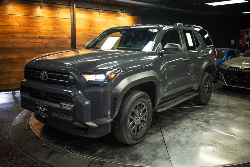 Used 2025 Toyota 4Runner SR5 AWD/4WD image 2