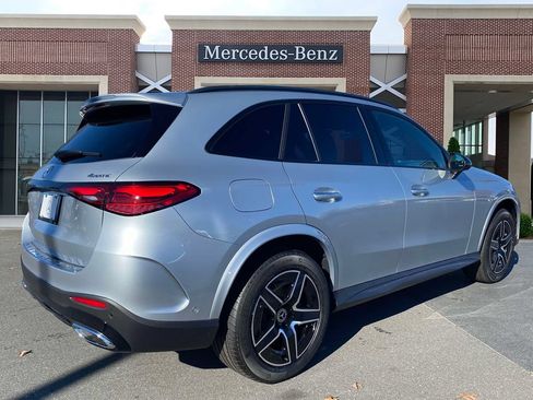 Used 2025 Mercedes-Benz GLC 300 4MATIC image 5