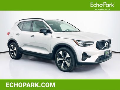 Used 2024 Volvo XC40 B5 Core w/ Climate Package