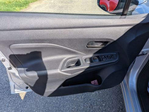 Used 2025 Nissan Versa S image 19