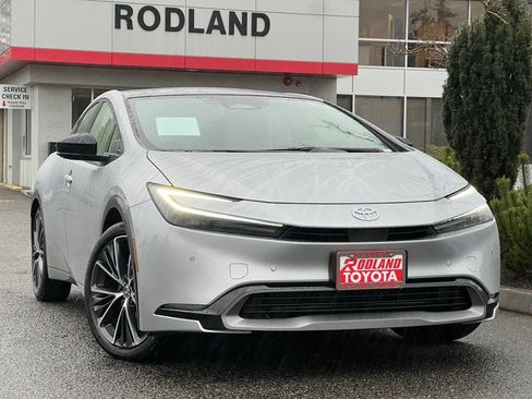 Used 2024 Toyota Prius XLE image 1