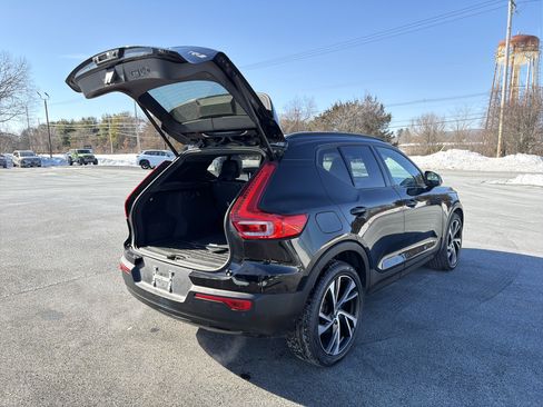 Used 2021 Volvo XC40 T5 R-Design w/ Climate Package image 30