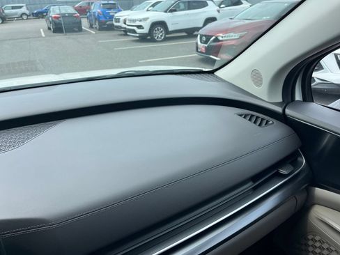 Used 2026 Kia Carnival FWD image 38