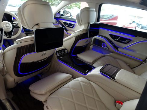 Used 2024 Mercedes-Benz Maybach S 580 4MATIC image 9