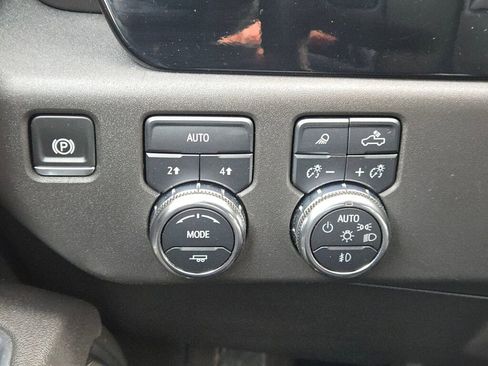 Used 2025 GMC Sierra 1500 SLT image 24