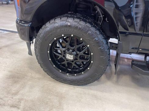 Used 2023 Ford F250 Lariat w/ Lariat Ultimate Package image 6