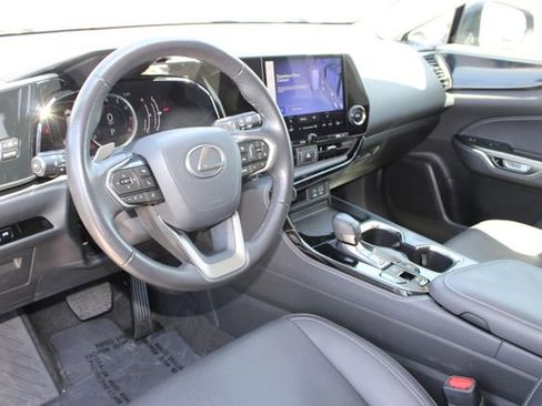 Used 2024 Lexus NX 250 FWD image 11