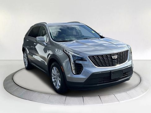 Certified 2023 Cadillac XT4 Luxury w/ Cold Weather Package image 6