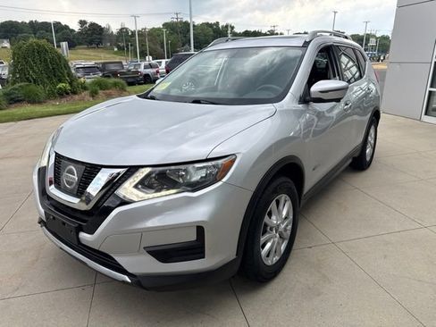 Used 2017 Nissan Rogue SV w/ HEV Premium Package AWD/4WD image 3
