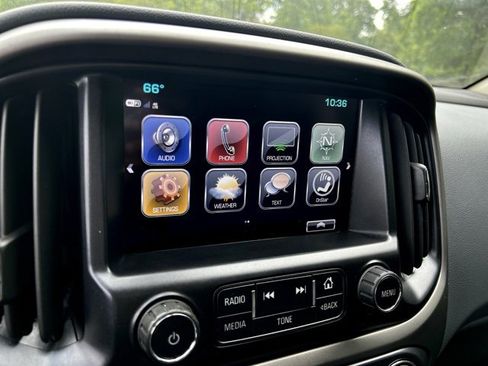 Used 2018 Chevrolet Colorado Z71 image 40