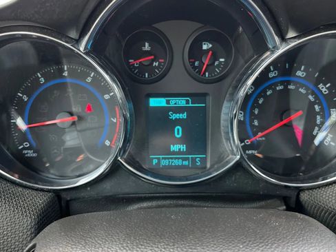 Used 2015 Chevrolet Cruze LT image 10