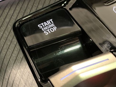 Used 2025 BMW X3 xDrive30i w/ Convenience Package image 18