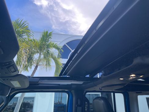 Used 2022 Jeep Wrangler Unlimited Sahara AWD/4WD image 24