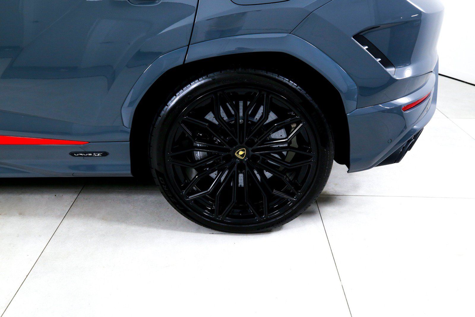 Used 2025 Lamborghini Urus S AWD/4WD image 39
