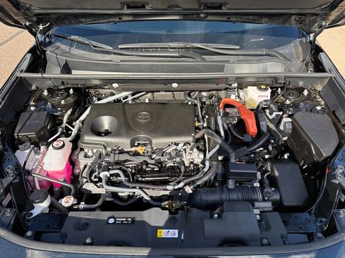 Certified 2025 Toyota RAV4 LE image 9