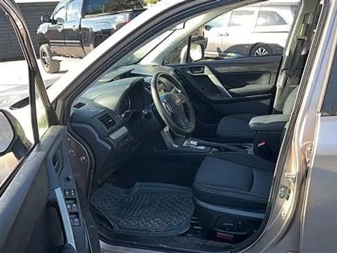 Used 2015 Subaru Forester 2.5i Premium w/ All-Weather Package image 4