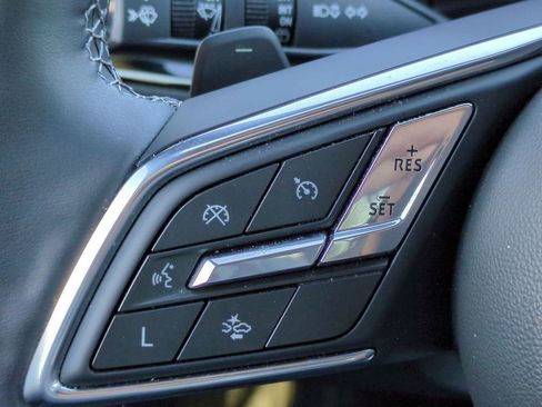 Used 2025 Buick Enclave Preferred image 26