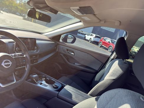 Certified 2023 Nissan Rogue SV image 25