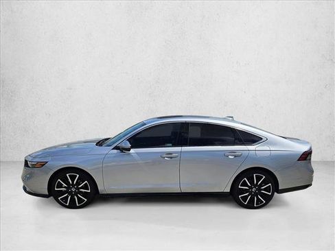 Used 2023 Honda Accord Touring image 8