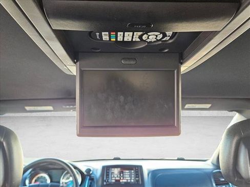 Used 2016 Dodge Grand Caravan SXT image 16