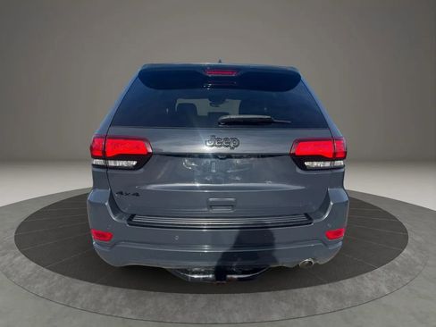 Used 2018 Jeep Grand Cherokee Altitude image 5