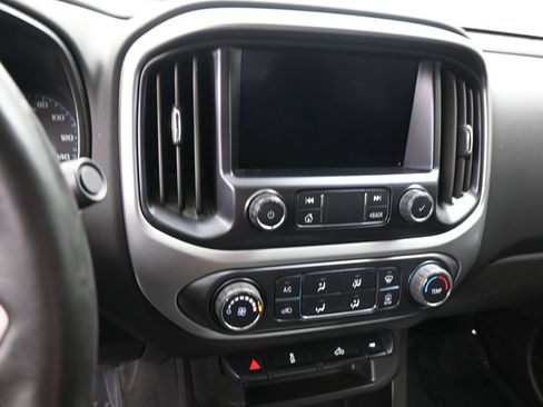 Used 2022 Chevrolet Colorado LT w/ LT Convenience Package AWD/4WD image 15