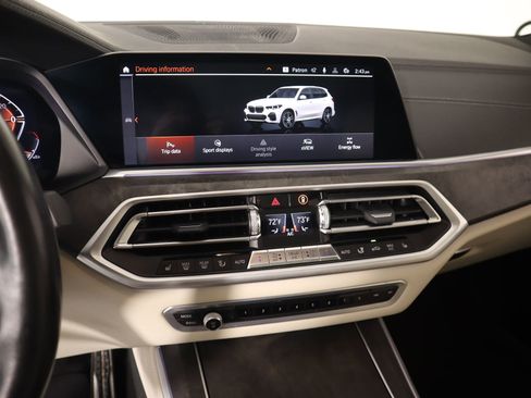 Used 2022 BMW X5 xDrive40i w/ M Sport Package image 5
