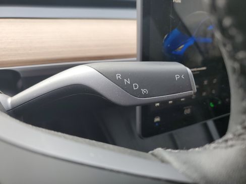 Used 2024 Tesla Model Y Performance image 16