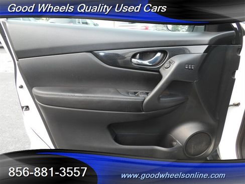 Used 2018 Nissan Rogue SL w/ Premium Package AWD/4WD image 25