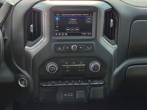 Used 2022 Chevrolet Silverado 1500 Custom Trail Boss AWD/4WD image 13