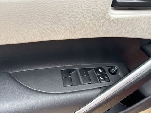 Used 2022 Toyota Corolla Cross LE FWD image 12