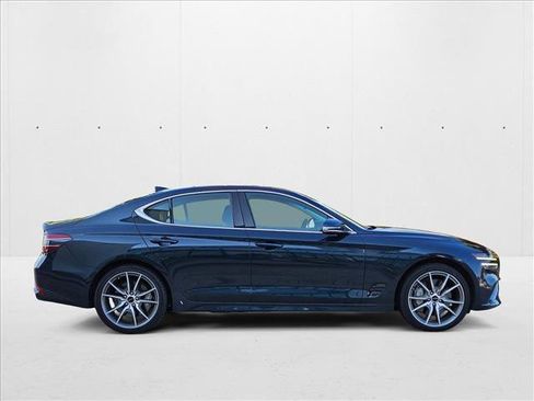 Used 2025 Genesis G70 2.5T image 4