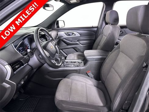 Used 2023 Chevrolet Traverse LT image 20