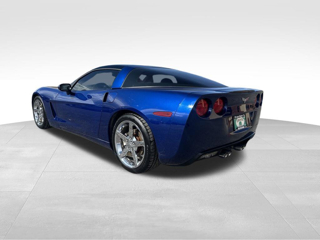Used 2005 Chevrolet Corvette Coupe w/ Preferred Equipment Group RWD image 3