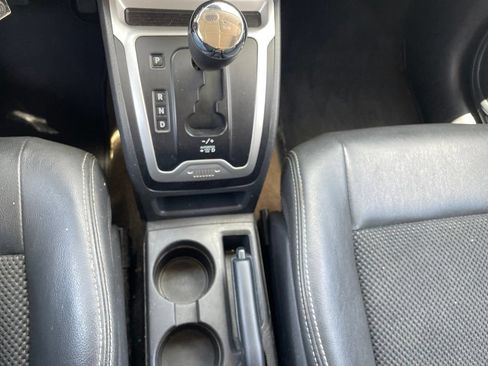 Used 2017 Jeep Compass Latitude FWD image 11