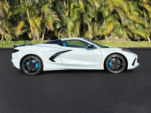 Used 2021 Chevrolet Corvette Stingray Premium Conv w/ Z51 Performance Package image 4