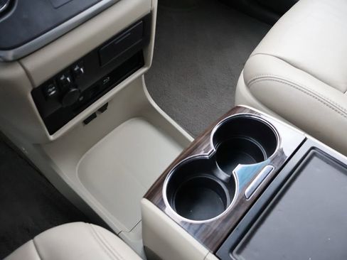 Used 2015 Toyota Sienna XLE Premium image 28