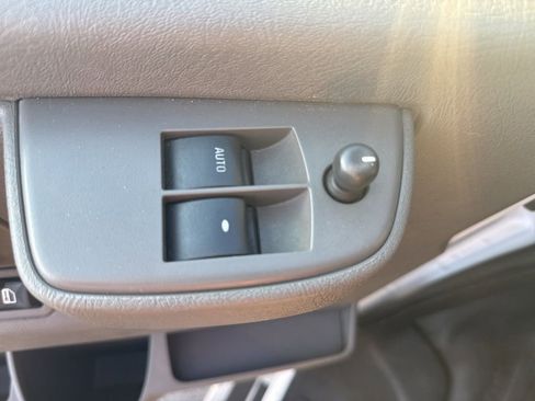 Used 2023 Chevrolet Express 2500 w/ Driver Convenience Package image 21