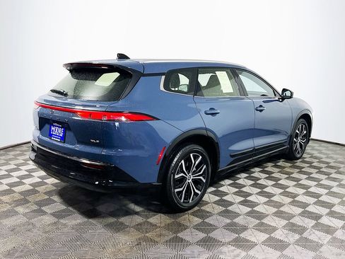 Certified 2025 Toyota Crown Signia image 8