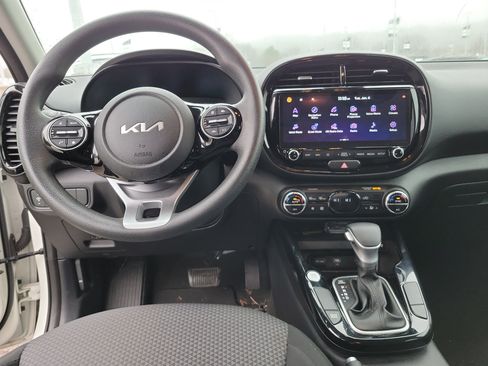 Used 2023 Kia Soul S image 7