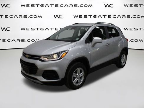 Used 2019 Chevrolet Trax LT w/ LT Convenience Package image 1