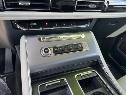 New 2026 Lincoln Aviator 2WD image 18