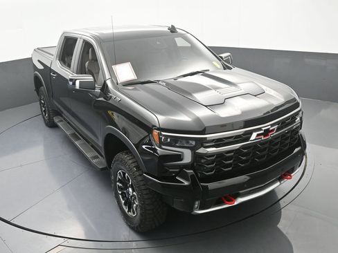 Used 2025 Chevrolet Silverado 1500 ZR2 w/ Technology Package image 76