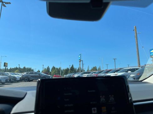 Used 2025 Toyota Corolla LE FWD image 14
