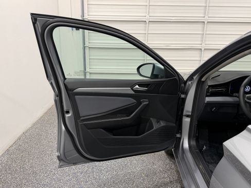 Used 2026 Volkswagen Jetta SE FWD image 20