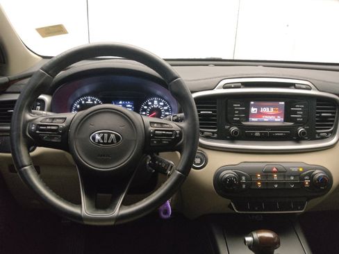 Used 2016 Kia Sorento FWD w/ LX Convenience Package image 22