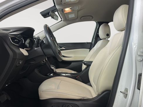 Used 2023 Buick Encore GX Preferred w/ Cold Weather Comfort Package FWD image 5