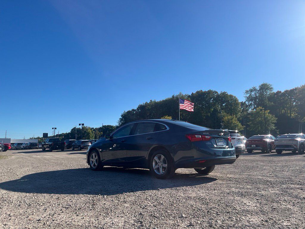 Used 2024 Chevrolet Malibu LS FWD image 9